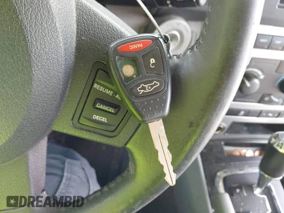 2006 Jeep Commander с VIN 1J8HG48K76C238097, выставлен на аукционе IAAI как лот 42721101 с пробегом 189 698 миль миль и . История ставок и продаж доступна на DreamBid. Изображение 11.