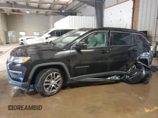 2019 Jeep Compass Altitude with VIN 3C4NJCBB3KT819626, listed as a Copart auction lot 61836015 with 29,360 mi miles and Salvage title. Bid and sale history available at DreamBid. Image 1.