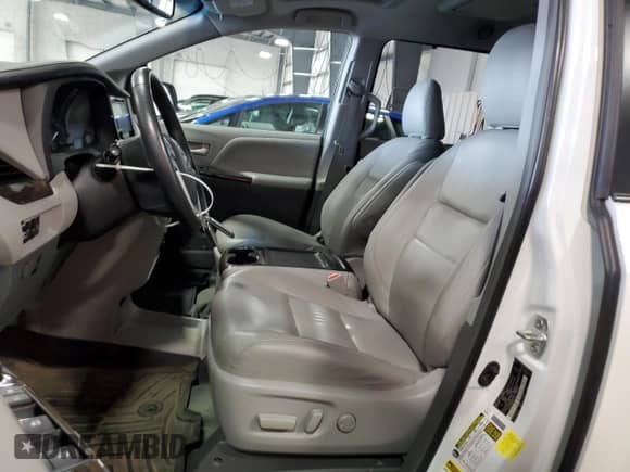 2017 Toyota Sienna XLE with VIN 5TDDZ3DC9HS187728, listed as a Copart auction lot 63786565 with 104,233 mi miles and Salvage title. Bid and sale history available at DreamBid. Image 7.