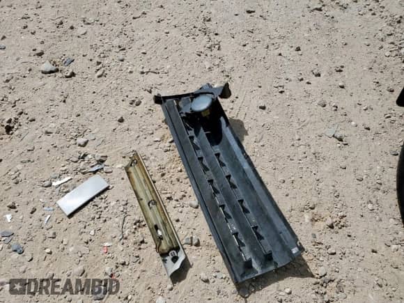 2003 Land Rover Discovery SE с VIN SALTW16423A798407, выставлен на аукционе Copart как лот 85578145 с пробегом 199 508 миль миль и Списание • Salvage title. История ставок и продаж доступна на DreamBid. Изображение 13.