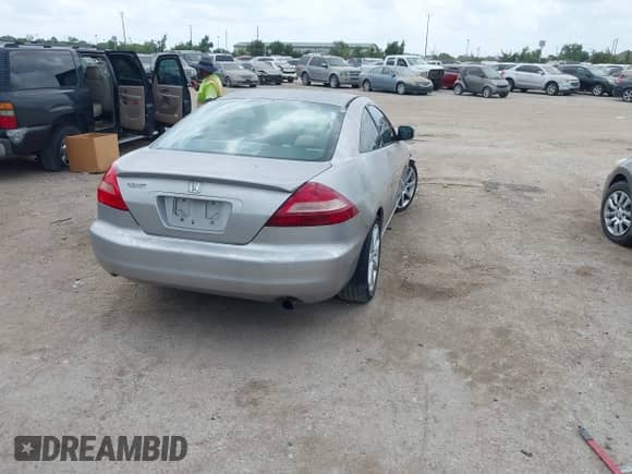 2005 Honda Accord with VIN 1HGCM71525A019897, listed as a IAAI auction lot 42329058 with 198,854 mi miles and . Bid and sale history available at DreamBid. Image 4.
