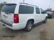 2010 Chevrolet Suburban LT z VIN 1GNUCJE01AR199247, wystawiony jako IAAI lot #42365497 z przebiegiem 289 944 mil mil oraz . Historia ofert i sprzedaży dostępna na DreamBid. Obrazek 4.