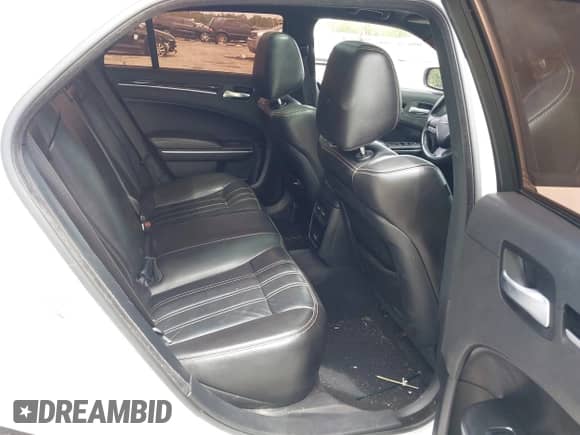 2021 Chrysler 300 S z VIN 2C3CCABG0MH537039, wystawiony jako IAAI lot #43156415 z przebiegiem 80 833 mil mil oraz . Historia ofert i sprzedaży dostępna na DreamBid. Obrazek 8.