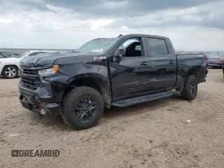 2022 Chevrolet Silverado 1500 LT Trail Boss z VIN 3GCUDFET1NG646193, wystawiony jako Copart lot #62421255 z przebiegiem 32 343 mil mil oraz Szkoda całkowita • Salvage title. Historia ofert i sprzedaży dostępna na DreamBid. Obrazek 1.