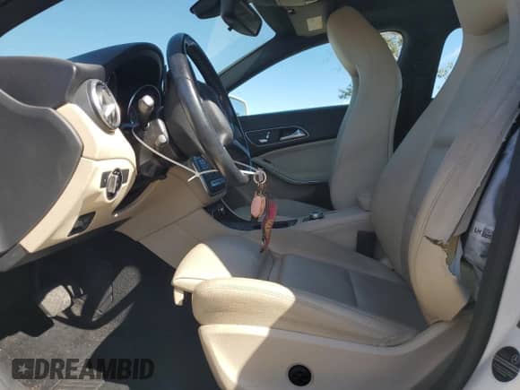 2019 Mercedes-Benz CLA 250 с VIN WDDSJ4EB1KN724251, выставлен на аукционе Copart как лот 65739445 с пробегом 41 665 миль миль и Списание • Salvage title. История ставок и продаж доступна на DreamBid. Изображение 7.