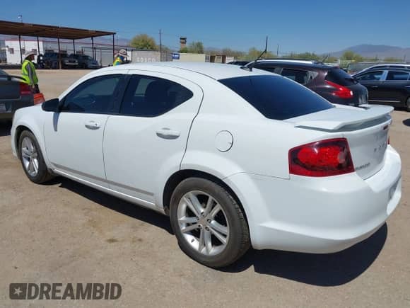 2012 Dodge Avenger SE z VIN 1C3CDZAG5CN313011, wystawiony jako IAAI lot #42413431 z przebiegiem 148 308 mil mil oraz . Historia ofert i sprzedaży dostępna na DreamBid. Obrazek 3.
