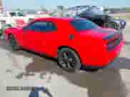 2021 Dodge Challenger SXT z VIN 2C3CDZGG0MH614366, wystawiony jako IAAI lot #43228762 z przebiegiem 47 728 mil mil oraz . Historia ofert i sprzedaży dostępna na DreamBid. Obrazek 3.