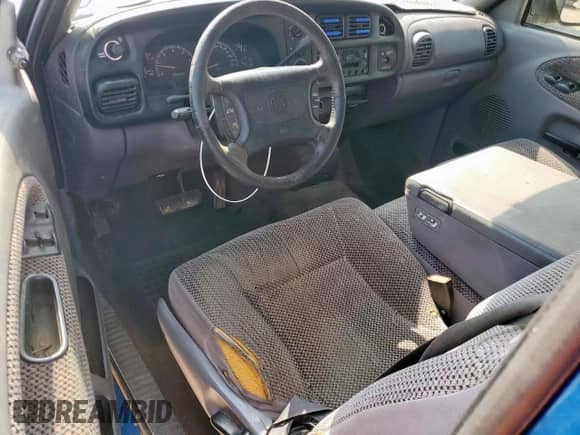 1998 Dodge 1500 z VIN 3B7HC13Y4WG143863, wystawiony jako Copart lot #58061735 z przebiegiem 195 650 mil mil oraz Szkoda całkowita • Salvage title. Historia ofert i sprzedaży dostępna na DreamBid. Obrazek 8.