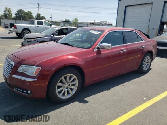 2013 Chrysler 300 C с VIN 2C3CCAET2DH556412, выставлен на аукционе Copart как лот 60144115 с пробегом 91 674 миль миль и Списание • Salvage title. История ставок и продаж доступна на DreamBid. Изображение 1.