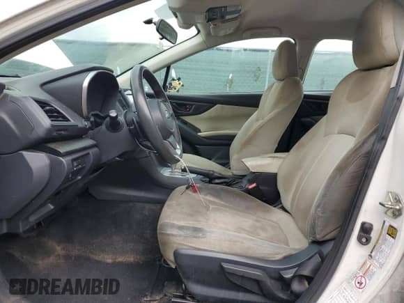 2018 Subaru Impreza Premium z VIN 4S3GKAD60J3619467, wystawiony jako Copart lot #81100135 z przebiegiem 187 212 mil mil oraz Czysty tytuł • Clean title. Historia ofert i sprzedaży dostępna na DreamBid. Obrazek 7.