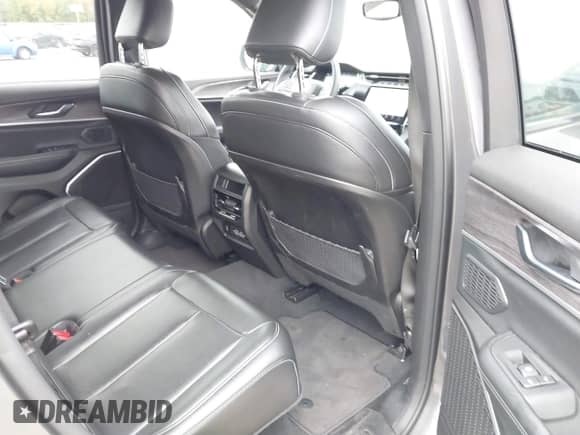 2024 Jeep Grand Cherokee with VIN 1C4RJYB63RC115286, listed as a IAAI auction lot 43249925 with 33,549 mi miles and . Bid and sale history available at DreamBid. Image 8.