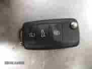 2017 Volkswagen Tiguan Wolfsburg Edition z VIN WVGRV7AX3HK000874, wystawiony jako IAAI lot #41332583 z przebiegiem 27 921 mil mil oraz . Historia ofert i sprzedaży dostępna na DreamBid. Obrazek 11.