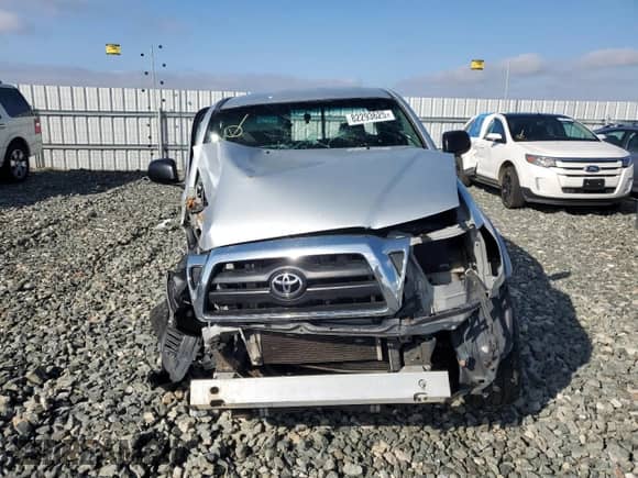 2006 Toyota Tacoma с VIN 5TEUU42N36Z306530, выставлен на аукционе Copart как лот 82293625 с пробегом 220 562 миль миль и Списание • Salvage title. История ставок и продаж доступна на DreamBid. Изображение 5.