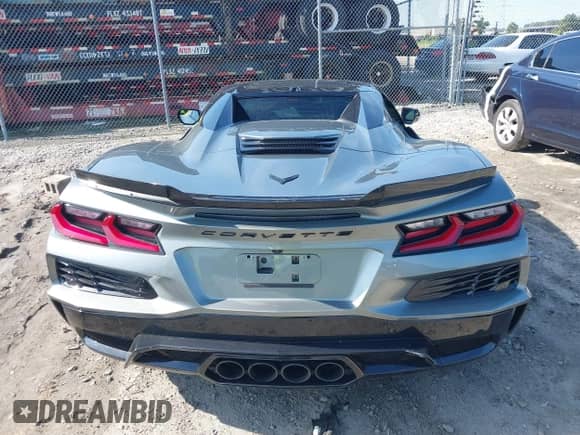 2023 Chevrolet Corvette 3LZ с VIN 1G1YF3D31P5604606, выставлен на аукционе IAAI как лот 43058374 с пробегом 11 348 миль миль и . История ставок и продаж доступна на DreamBid. Изображение 17.