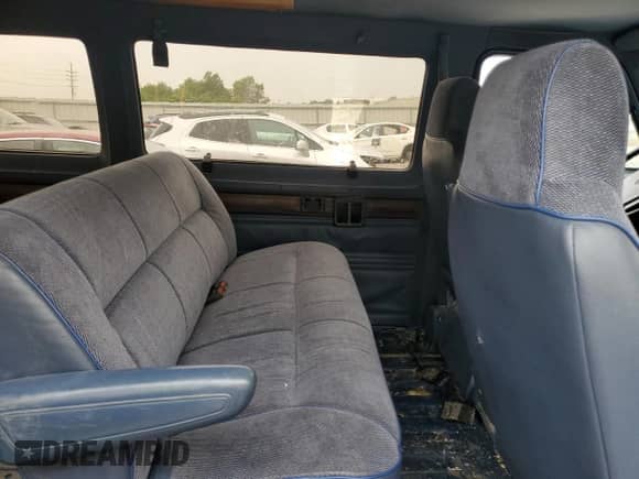 1994 Dodge Passenger with VIN 2B5WB35Z3RK128864, listed as a Copart auction lot 81509115 with 146,132 mi miles and Salvage title. Bid and sale history available at DreamBid. Image 10.