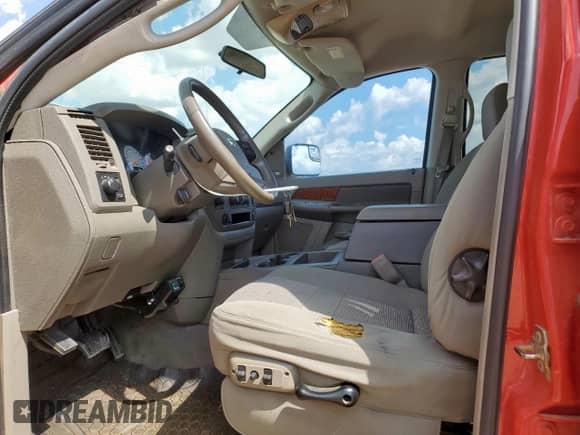 2006 Dodge 3500 Laramie z VIN 3D7LX39C86G158023, wystawiony jako Copart lot #71416985 z przebiegiem 217 334 mil mil oraz Czysty tytuł • Clean title. Historia ofert i sprzedaży dostępna na DreamBid. Obrazek 7.