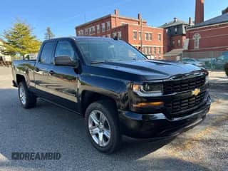 2019 Chevrolet Silverado 1500 Custom z VIN 2GCVKMEC4K1210280, wystawiony jako Copart lot #85596925 z przebiegiem 115 551 mil mil oraz Czysty tytuł • Clean title. Historia ofert i sprzedaży dostępna na DreamBid. Obrazek 1.