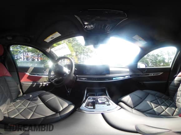 2023 BMW 7 Series 740i z VIN WBA23EH03PCN22614, wystawiony jako IAAI lot #42848399 z przebiegiem 13 542 mil mil oraz . Historia ofert i sprzedaży dostępna na DreamBid. Obrazek 18.