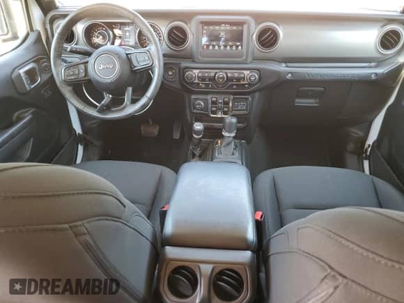 2022 Jeep Wrangler Unlimited Sport S with VIN 1C4HJXDGXNW180902, listed as a Copart auction lot 62868865 with 25,210 mi miles and Salvage title. Bid and sale history available at DreamBid. Image 8.