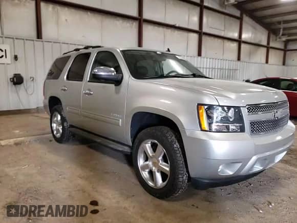 2012 Chevrolet Tahoe LS z VIN 1GNSKAE07CR216419, wystawiony jako Copart lot #52346525 z przebiegiem 176 399 mil mil oraz Czysty tytuł • Clean title. Historia ofert i sprzedaży dostępna na DreamBid. Obrazek 11.