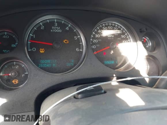 2011 Chevrolet Silverado 2500HD LTZ z VIN 1GC1KYCG6BF191235, wystawiony jako IAAI lot #41792096 z przebiegiem 283 540 mil mil oraz . Historia ofert i sprzedaży dostępna na DreamBid. Obrazek 7.