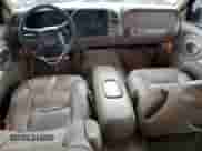 1999 Chevrolet Suburban с VIN 3GNEC16RXXG260623, выставлен на аукционе Copart как лот 54609694 с пробегом 246 460 миль миль и Списание • Salvage title. История ставок и продаж доступна на DreamBid. Изображение 8.