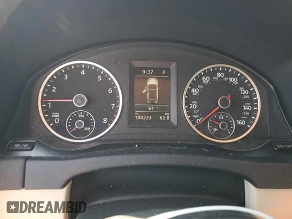 2017 Volkswagen Tiguan S с VIN WVGBV7AX4HK019967, выставлен на аукционе Copart как лот 68024925 с пробегом 100 223 миль миль и Списание • Salvage title. История ставок и продаж доступна на DreamBid. Изображение 9.