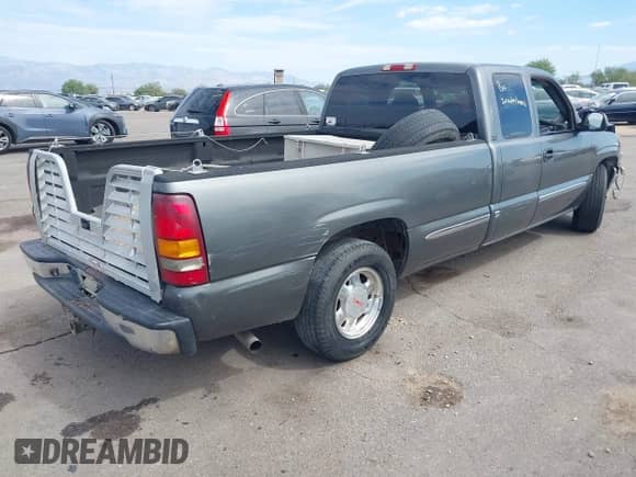 2002 GMC Sierra 1500 SLE1 с VIN 1GTEC19T12E209849, выставлен на аукционе IAAI как лот 43407533 с пробегом Не указан миль и . История ставок и продаж доступна на DreamBid. Изображение 4.