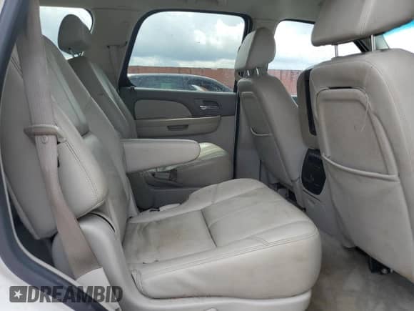 2008 Chevrolet Tahoe 3LT z VIN 1GNFC13018R144223, wystawiony jako Copart lot #68213305 z przebiegiem 234 738 mil mil oraz Szkoda całkowita • Salvage title. Historia ofert i sprzedaży dostępna na DreamBid. Obrazek 11.