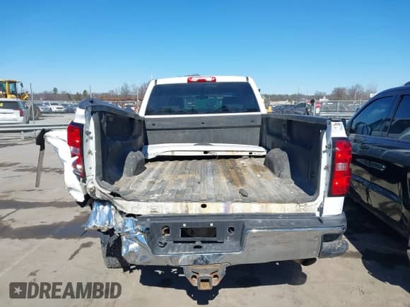 2015 Chevrolet Silverado 2500HD Work Truck с VIN 1GC1KUEGXFF655185, выставлен на аукционе IAAI как лот 41642788 с пробегом 170 305 миль миль и . История ставок и продаж доступна на DreamBid. Изображение 16.