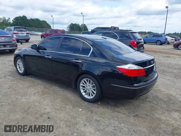 2011 Hyundai Genesis with VIN KMHGC4DE8BU118307, listed as a IAAI auction lot 42938748 with 253,111 mi miles and . Bid and sale history available at DreamBid. Image 3.