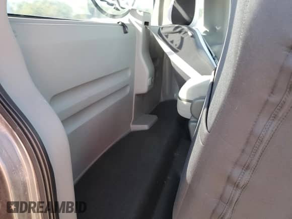 2005 Ford F-150 XL с VIN 1FTRF12245KC15743, выставлен на аукционе Copart как лот 86164055 с пробегом 105 049 миль миль и Списание • Salvage title. История ставок и продаж доступна на DreamBid. Изображение 10.