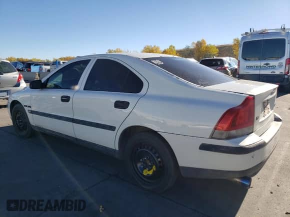 2001 Volvo S60 с VIN YV1RS61R412084860, выставлен на аукционе Copart как лот 77227144 с пробегом 170 853 миль миль и На запчасти • Non repairable. История ставок и продаж доступна на DreamBid. Изображение 2.