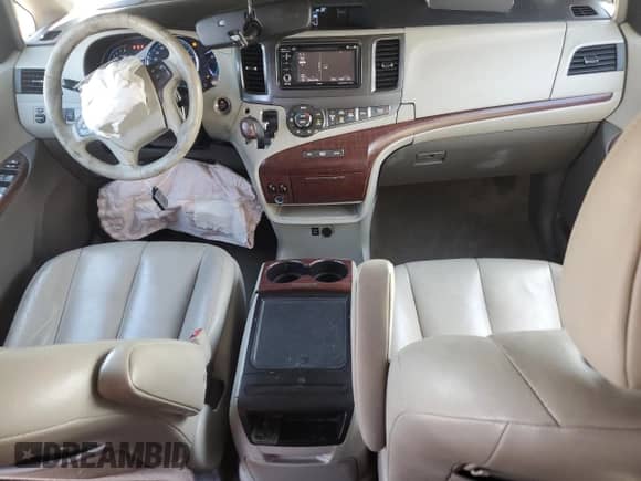 2014 Toyota Sienna XLE with VIN 5TDYK3DC7ES472641, listed as a Copart auction lot 84237025 with 164,686 mi miles and Salvage title. Bid and sale history available at DreamBid. Image 8.