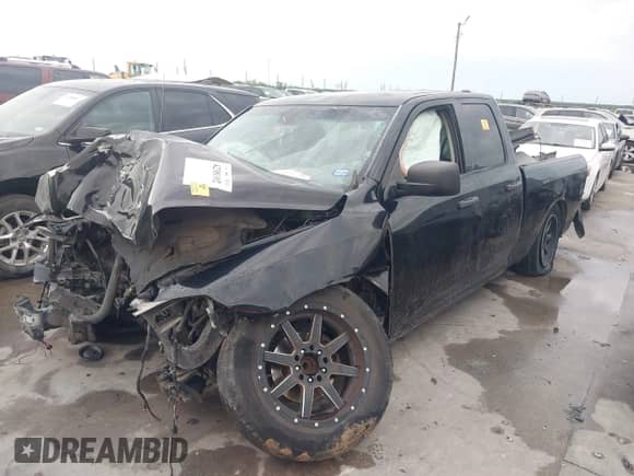 2013 Ram 1500 Express z VIN 1C6RR6FTXDS716844, wystawiony jako IAAI lot #42381092 z przebiegiem 182 582 mil mil oraz . Historia ofert i sprzedaży dostępna na DreamBid. Obrazek 2.