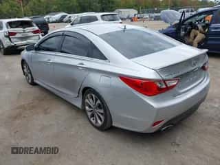 2014 Hyundai Sonata SE with VIN 5NPEC4AC1EH843437, listed as a IAAI auction lot 43370226 with 131,275 mi miles and . Bid and sale history available at DreamBid. Image 3.