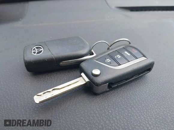 2022 Toyota Camry SE z VIN 4T1G11AK2NU004919, wystawiony jako IAAI lot #43390872 z przebiegiem 59 923 mil mil oraz . Historia ofert i sprzedaży dostępna na DreamBid. Obrazek 11.