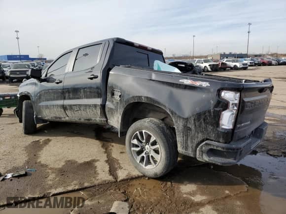 2022 Chevrolet Silverado 1500 RST z VIN 1GCUDEET6NZ599205, wystawiony jako Copart lot #42735645 z przebiegiem Nie podano mil oraz Czysty tytuł • Clean title. Historia ofert i sprzedaży dostępna na DreamBid. Obrazek 2.