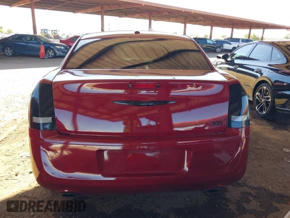 2012 Chrysler 300 Limited z VIN 2C3CCACG9CH265863, wystawiony jako IAAI lot #43479610 z przebiegiem 98 212 mil mil oraz . Historia ofert i sprzedaży dostępna na DreamBid. Obrazek 17.