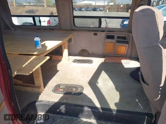 1998 Ford Econoline Cargo Recreational with VIN 1FDRE14L4WHA10295, listed as a IAAI auction lot 42090401 with 208,004 mi miles and . Bid and sale history available at DreamBid. Image 8.