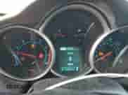 2014 Chevrolet Cruze 1LT z VIN 1G1PC5SB8E7337539, wystawiony jako Copart lot #82408735 z przebiegiem 124 655 mil mil oraz Szkoda całkowita • Salvage title. Historia ofert i sprzedaży dostępna na DreamBid. Obrazek 9.