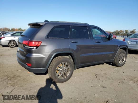 2016 Jeep Grand Cherokee Laredo with VIN 1C4RJFAG2GC417664, listed as a Copart auction lot 82778835 with 130,496 mi miles and Clean title. Bid and sale history available at DreamBid. Image 3.