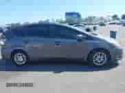 2015 Toyota Prius Two z VIN JTDZN3EU1FJ030441, wystawiony jako IAAI lot #43034918 z przebiegiem 212 616 mil mil oraz . Historia ofert i sprzedaży dostępna na DreamBid. Obrazek 13.