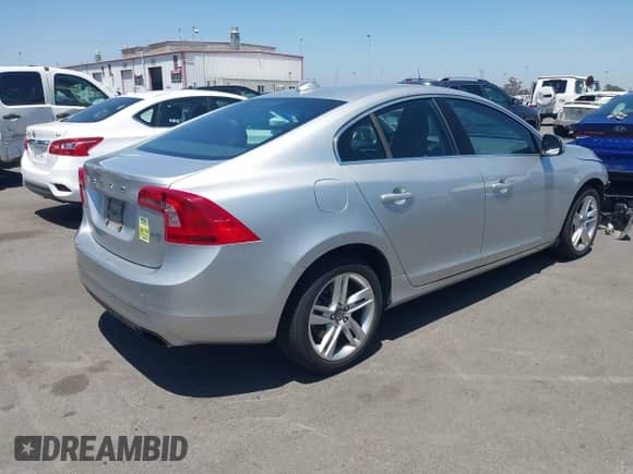 2015 Volvo S60 T5 Drive-E Premier with VIN YV126MFB8F2316406, listed as a IAAI auction lot 42517670 with 80,027 mi miles and . Bid and sale history available at DreamBid. Image 4.