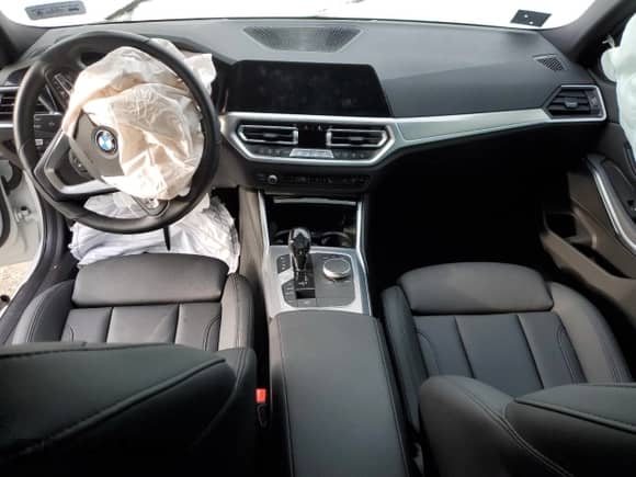 2021 BMW 3 Series 330e xDrive z VIN WBA5P9C06MFK97759, wystawiony jako Copart lot #70629822 z przebiegiem Nie podano mil oraz . Historia ofert i sprzedaży dostępna na DreamBid. Obrazek 8.