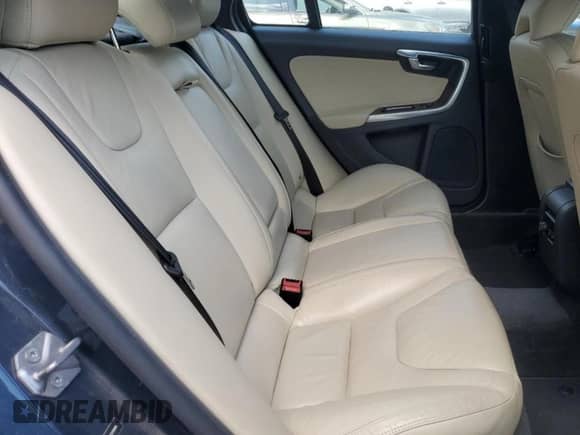 2015 Volvo S60 с VIN YV149MFC7F2316986, выставлен на аукционе Copart как лот 53884665 с пробегом 60 224 миль миль и Чистый • Clean title. История ставок и продаж доступна на DreamBid. Изображение 10.