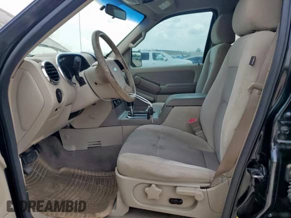 2007 Ford Explorer XLT z VIN 1FMEU63E67UB66154, wystawiony jako Copart lot #69510395 z przebiegiem 122 470 mil mil oraz Czysty tytuł • Clean title. Historia ofert i sprzedaży dostępna na DreamBid. Obrazek 7.