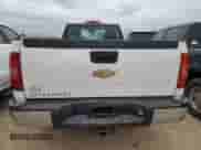 2009 Chevrolet Silverado 2500HD Work Truck z VIN 1GCHK44KX9F132841, wystawiony jako Copart lot #86765654 z przebiegiem 372 487 mil mil oraz Szkoda całkowita • Salvage title. Historia ofert i sprzedaży dostępna na DreamBid. Obrazek 6.