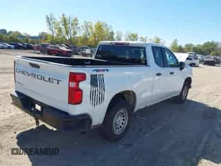 2019 Chevrolet Silverado 1500 Work Truck z VIN 1GCRYAEHXKZ242281, wystawiony jako IAAI lot #43310751 z przebiegiem 209 152 mil mil oraz . Historia ofert i sprzedaży dostępna na DreamBid. Obrazek 4.