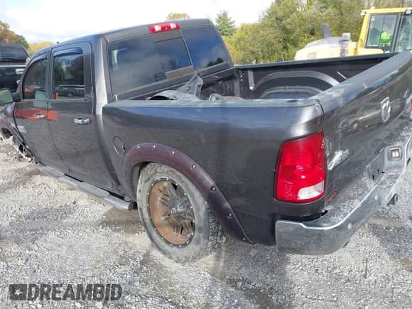 2017 Ram 1500 Big Horn z VIN 3C6RR7LT6HG688239, wystawiony jako IAAI lot #43434126 z przebiegiem 57 946 mil mil oraz . Historia ofert i sprzedaży dostępna na DreamBid. Obrazek 3.